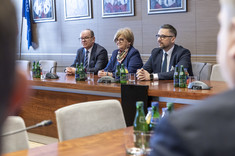 Od lewej: W. Buż, T. Kubas-Hul, minister M. Kulasek,