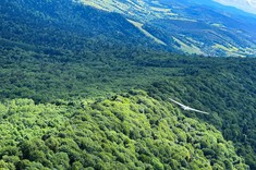 Nowy hangar Akademickiego Ośrodka Szybowcowego w Bezmiechowej