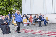 Dyrygent Chóru Akademickiego Politechniki Rzeszowskiej L. Chalińska,